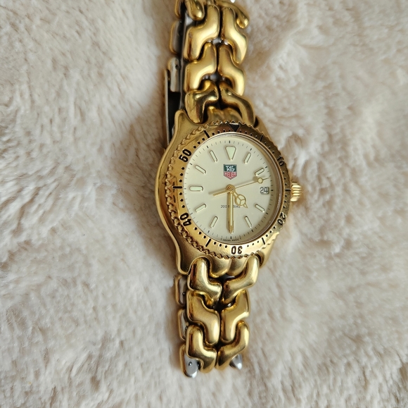Tag Heuer Gold Hardware Women's watch - Picture 3 of 5